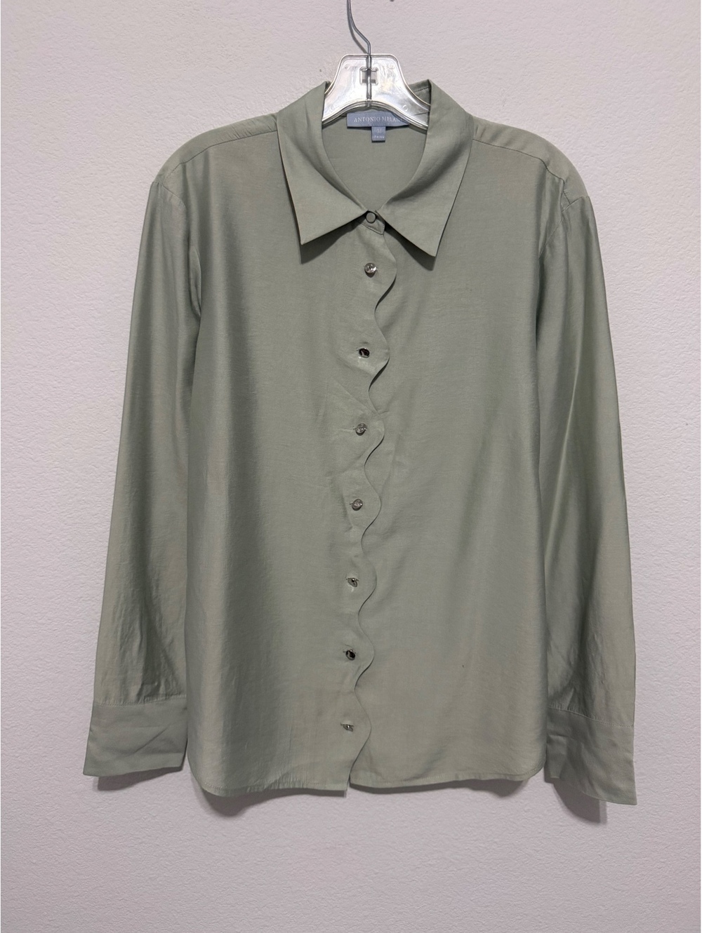 Antonio Melani Sage Green Long Sleeve Scalloped Button Up Blouse Women's Size M